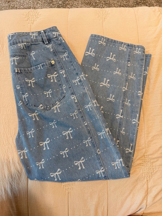 entro Denim - entro Light Blue Denim Barrel Jeans with White Bow Print